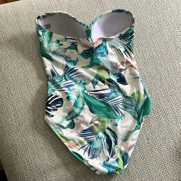 LA BLANC botanical print swimsuit. L - Picture 4 of 5